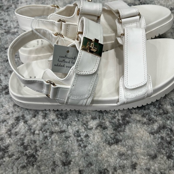 New White chunky Sandals with gold hardware - Picture 6 of 6